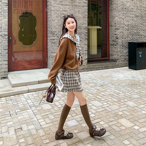 休闲时髦两件套2025秋季新款学院风穿搭卫衣高腰格子半裙三件套女图片