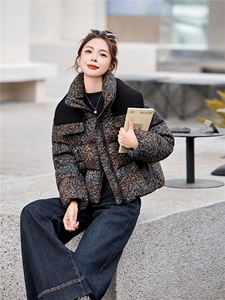 冬季新款女装2025年时尚气质优雅大方豹纹棉服图片