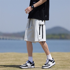 米白色