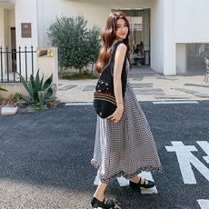 小众设计2025夏季新款减龄黑白格子木耳边少女背心连衣裙女长裙，女装连衣裙，2C158