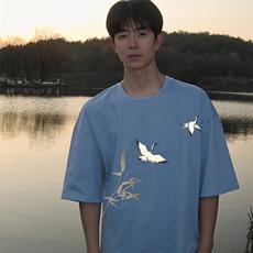 浅蓝色