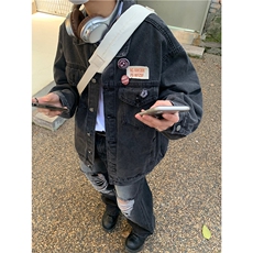 黑色
