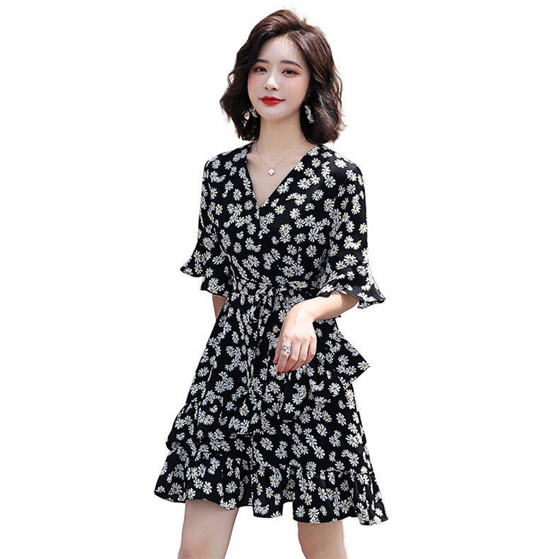 网红小雏菊连衣裙女夏2021新款时尚名媛气质碎花裙收腰显瘦短裙潮,女装连衣裙,韩蔻秀