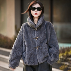 2025年秋季立领牛角扣外套时尚百搭通勤简约休闲，女装短外套，圣丽羊绒