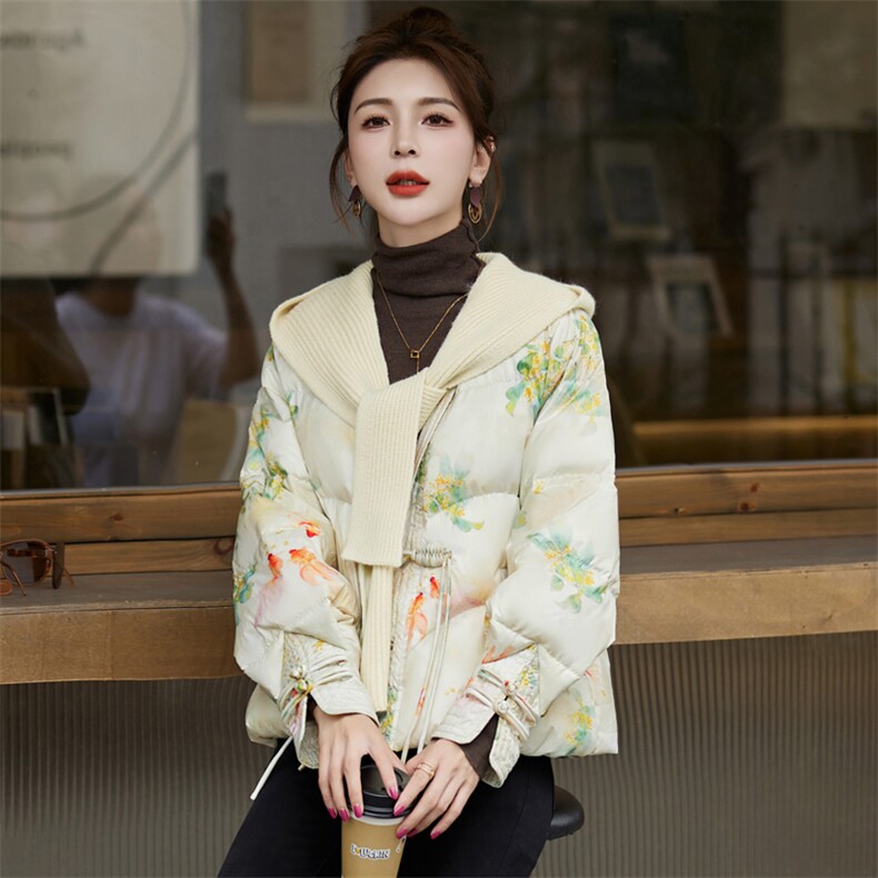 欣品汇2023年冬季Y90花色白鸭绒宽松短款羽绒服帽子可脱卸,女装羽绒服,欣品汇