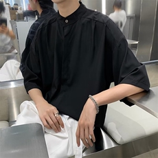 黑色