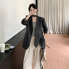 灰色