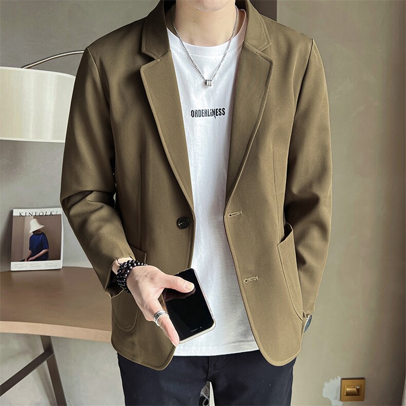 短款卡其色西服外套男生春秋冬季韩版帅气翻领休闲小西装夹克外套，男装西服套装，电商B331