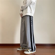 灰色