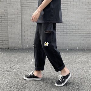 主推差价港风男女情侣小雏菊印花破洞牛仔裤百搭浅色裤KB2034图片