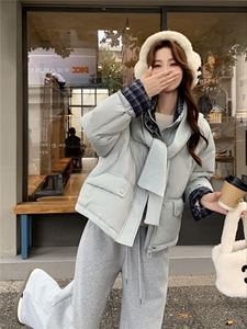 现货新款独特超好看短款羽绒服女款冬季立领面包服小个子羽绒外套图片