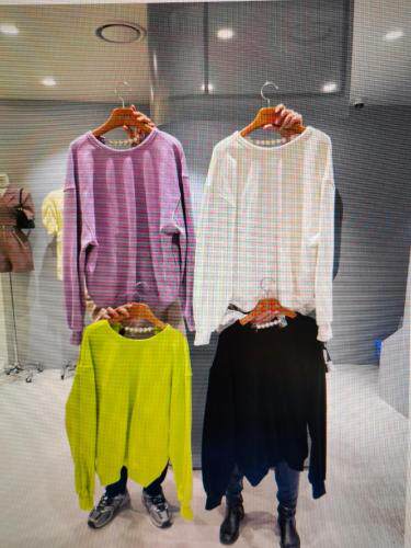 后背珍珠开叉卫衣,女装卫衣/绒衫,新巴黎