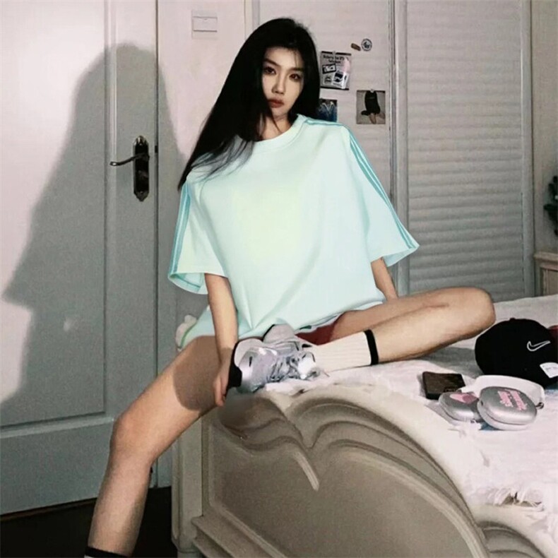 抖音得物品质二开240克宽松纯棉美式潮牌印花三条杠中性风短袖T恤,男装T恤,电商A486