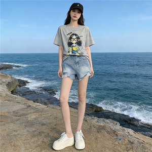 潮流休闲时尚运动套装女夏季新款圆领印花刺绣上衣牛仔短裤两件套图片
