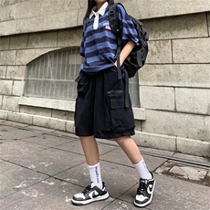 黑色