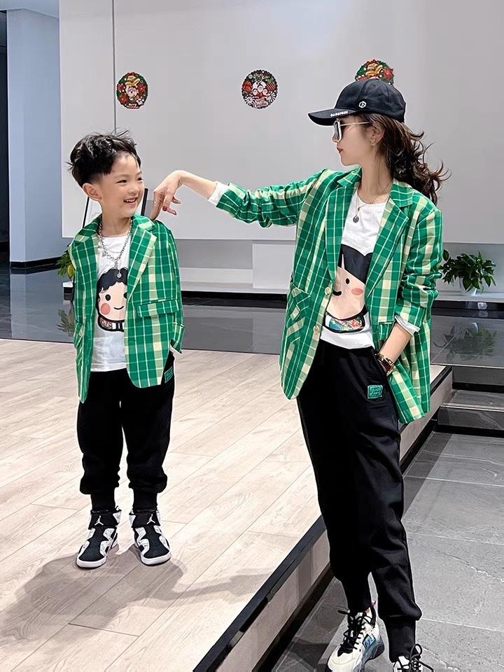 2023春季新款气质高级显瘦宽松复古风港风格子外套,女装其它,L·H·X