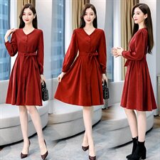 独特漂亮红色风衣外套女春2025超火好看气质高级感长款大衣，女装风衣，韩美纤衣