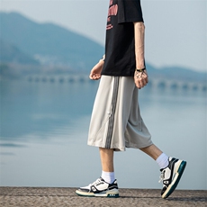 浅灰色