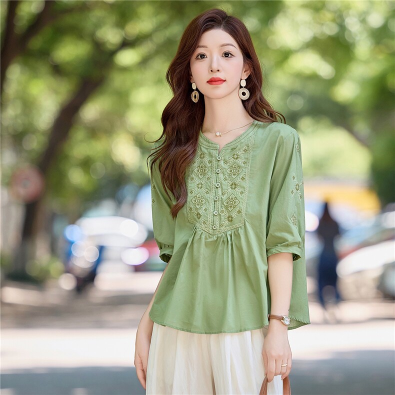 中年妈妈夏季时尚天丝麻小衫女装刺绣上衣宽松洋气大码遮肚子衬衣,女装衬衫,依路服饰