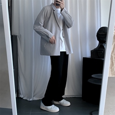 黑色
