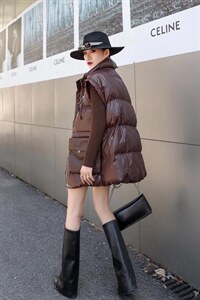 2021新款新货设计款羽绒服图片