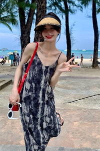 轻熟风复古扎染印花辣味吊带长裙女夏新款法式茶歇度假森系连衣裙图片