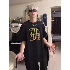 黑色