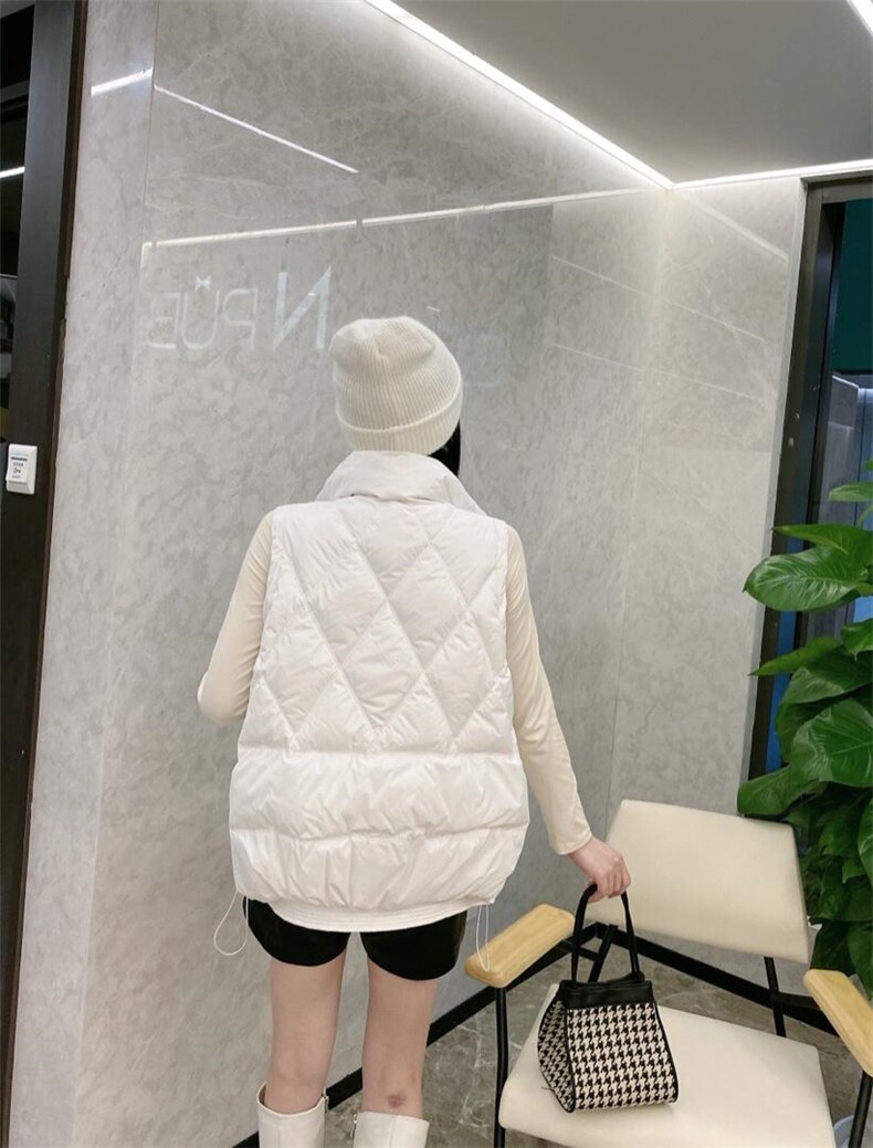 小香羽绒马甲，女装马甲，美惠百合