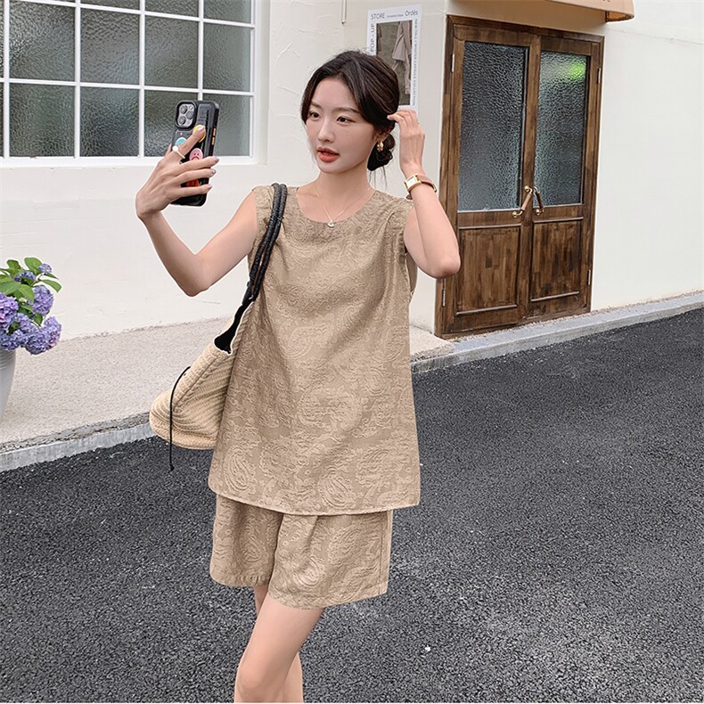 2024夏款新款天丝麻提花单排扣背心短裤气质两件套套装,女装套装/套裙,瑶迪