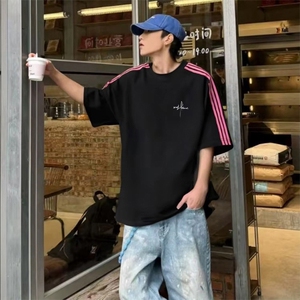 抖音得物品质二开240克宽松纯棉美式潮牌印花三条杠中性风短袖T恤图片