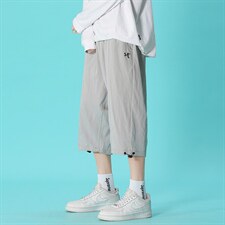 浅灰色