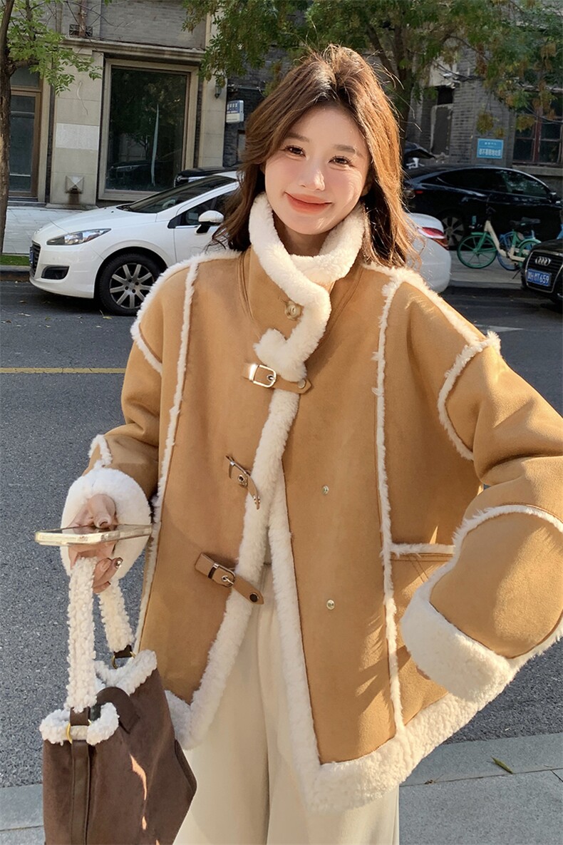 2024年冬季皮毛一体短款羊羔毛休闲大口袋两面穿,女装羊羔毛/颗粒绒,蝶眷