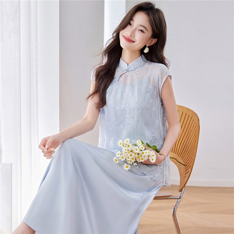 2026年夏季新中式复古绣花盘扣两件套裙时尚潮流,女装套装/套裙,伊航服饰
