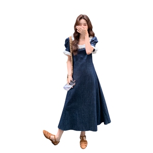 蕾丝拼接牛仔连衣裙女夏2025新款甜美显瘦大方得体穿搭巨好看裙子图片
