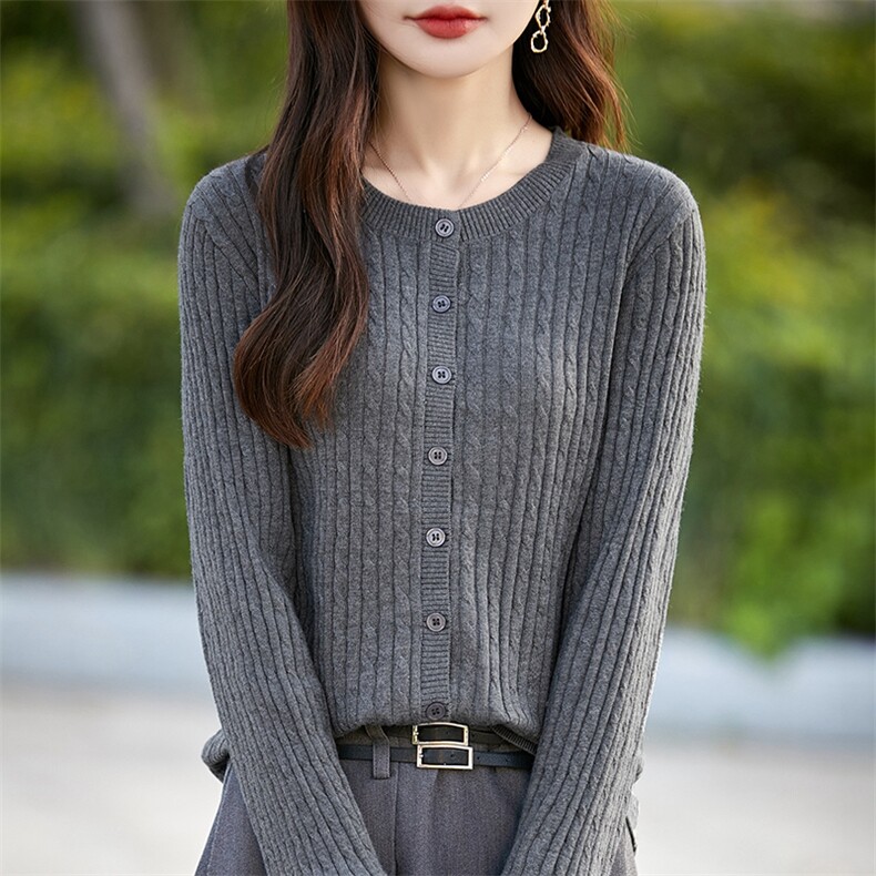 2025秋季新款圆领针织麻花开衫女时尚百搭短款毛衣外套纯色上衣潮,针织衫/毛衣,暖烁羊绒