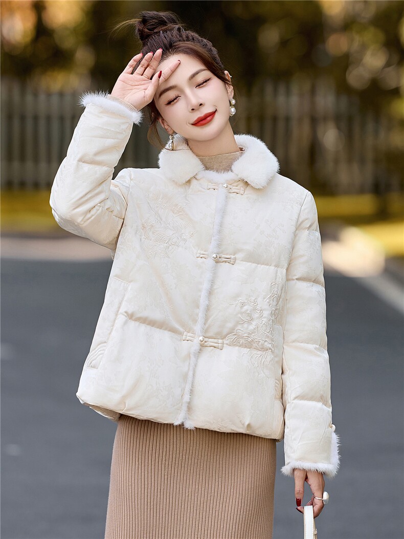 BAO款新增颜色2026年冬季新款新中式盘扣刺绣提花羽绒服女,女装羽绒服,美沁