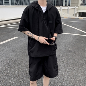 夏季轻薄透气防晒连帽短袖短裤两件套男潮流简约纯色宽松休闲套装图片