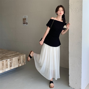 法式纯欲风高级感假两件连衣裙女2025夏季新款露肩掐腰黑白长裙子图片