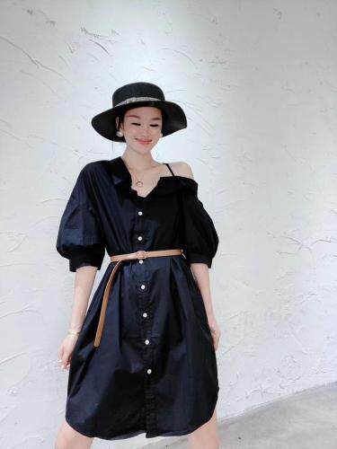 韩版斜肩配腰带连衣裙，女装连衣裙，玩美