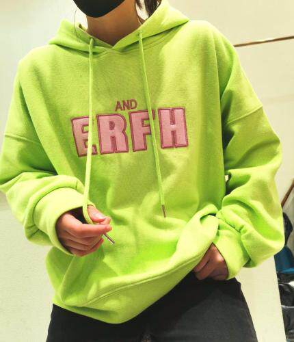 贴布绣带帽卫衣，女装卫衣/绒衫，新雅行-1