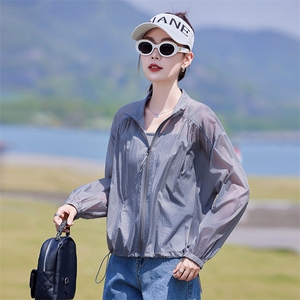 时尚蓝色短款女轻薄小外套夏季新款连帽旅行户外透气长袖薄短外套图片