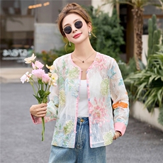 现货新款休闲重工艺刺修女夏薄款宽松小个子时尚新中式外套防晒衣，女装防晒衣，美静678