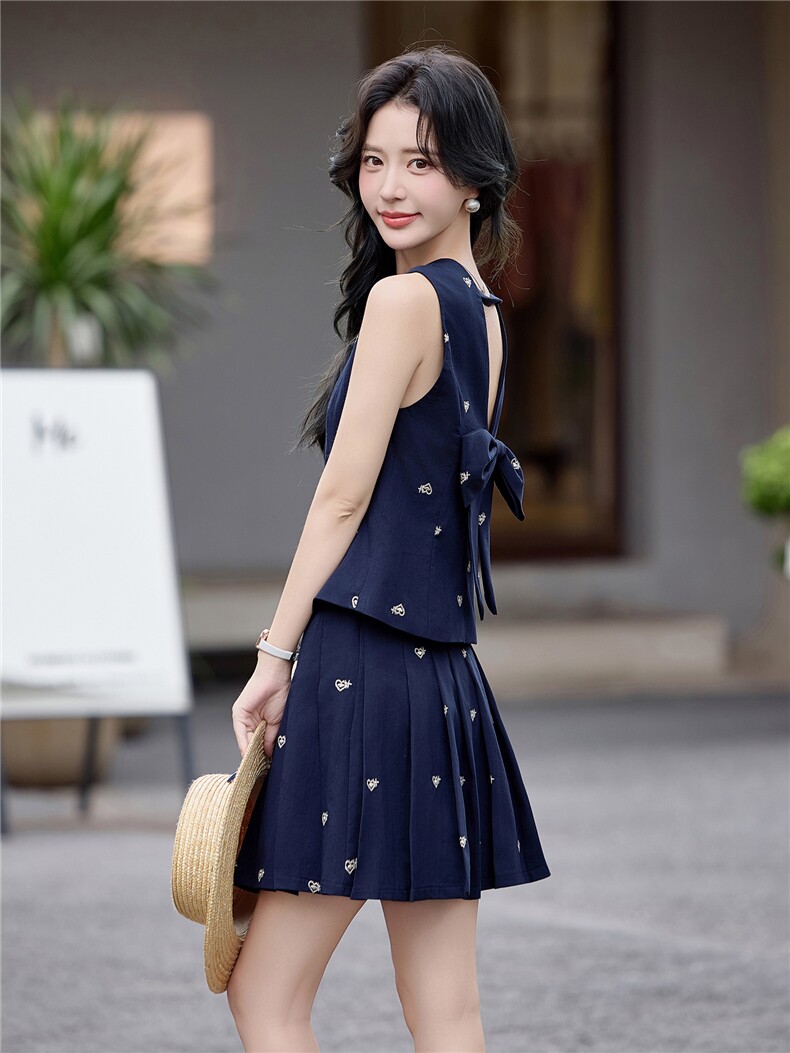 后背镂空蝴蝶结马甲百褶裙套装女2025夏季小香风背心短裙子两件套,女装套装/套裙,韩宇舍