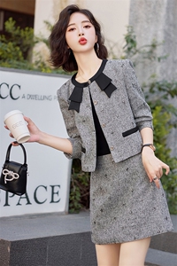 现货<2024新款香风系列>短款外套半身裙两件套女秋冬新款时尚套装图片