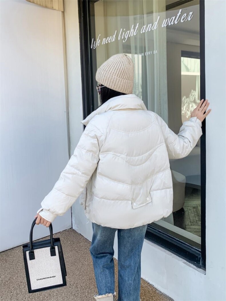 90白鸭绒，时尚羽绒服，女装羽绒服，佳伶百色