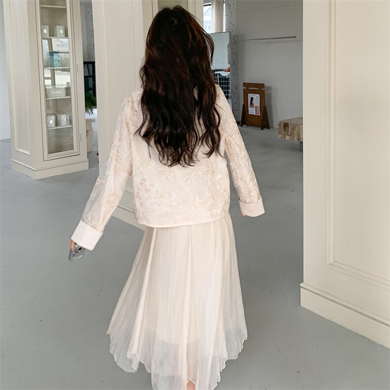 新中式国风短款外套女2025春季新款独特超好看小个子减龄休闲上衣,女装短外套,纯色衣恋