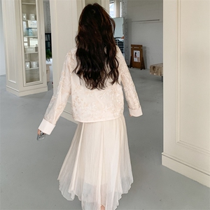 新中式国风短款外套女2025春季新款独特超好看小个子减龄休闲上衣图片