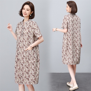 纯棉碎花连衣裙女夏2025新款中年妈妈宽松大码遮肚子显瘦减龄裙子图片