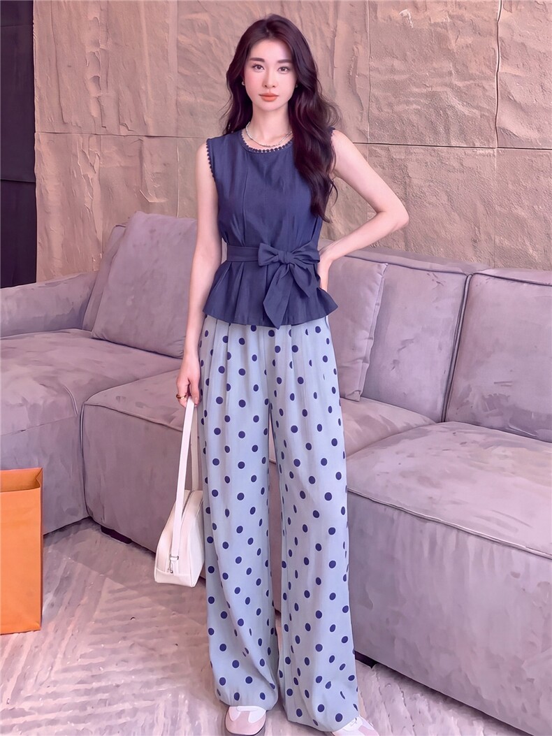 温柔系蓝色无袖花边拼接套装女夏款绑带收腰上衣波点阔腿裤两件套,女装套装/套裙,江南