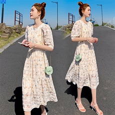 SD同款连衣裙女米色法式雏菊刺绣泡泡袖镂空度假风2025早春中长裙，女装连衣裙，天丽